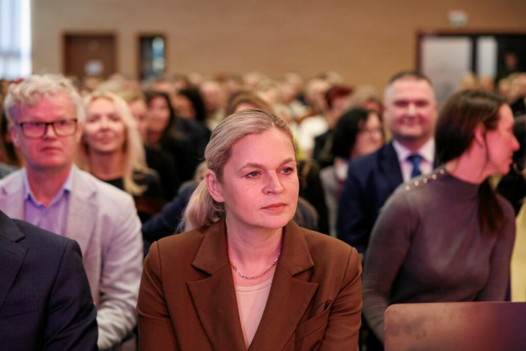 egitim bakani nowacka dan dijorn saldirilari ve hukumet dijorn aciklamasi 34869