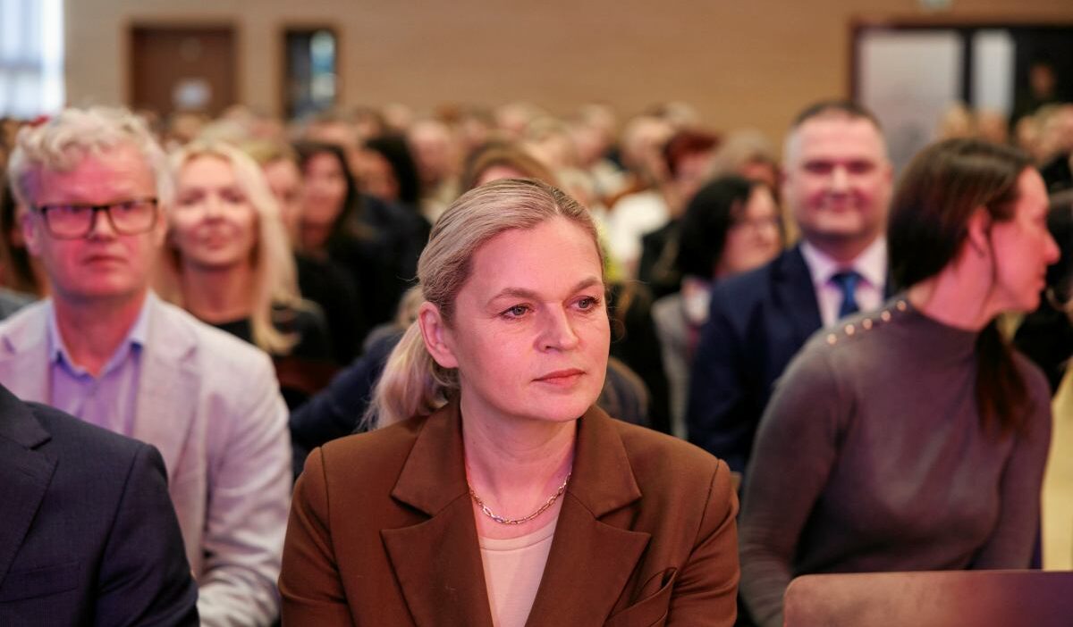 Egitim bakani nowacka dan dijorn saldirilari ve hukumet dijorn aciklamasi 34869