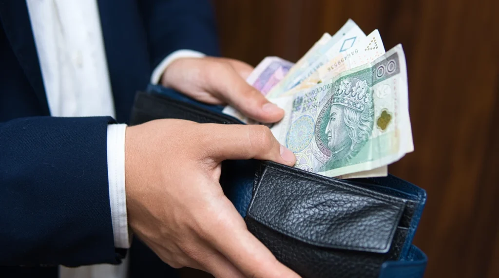 esit ucret yasasi i sverenler tarafindan erteleme talep edildi 34914
