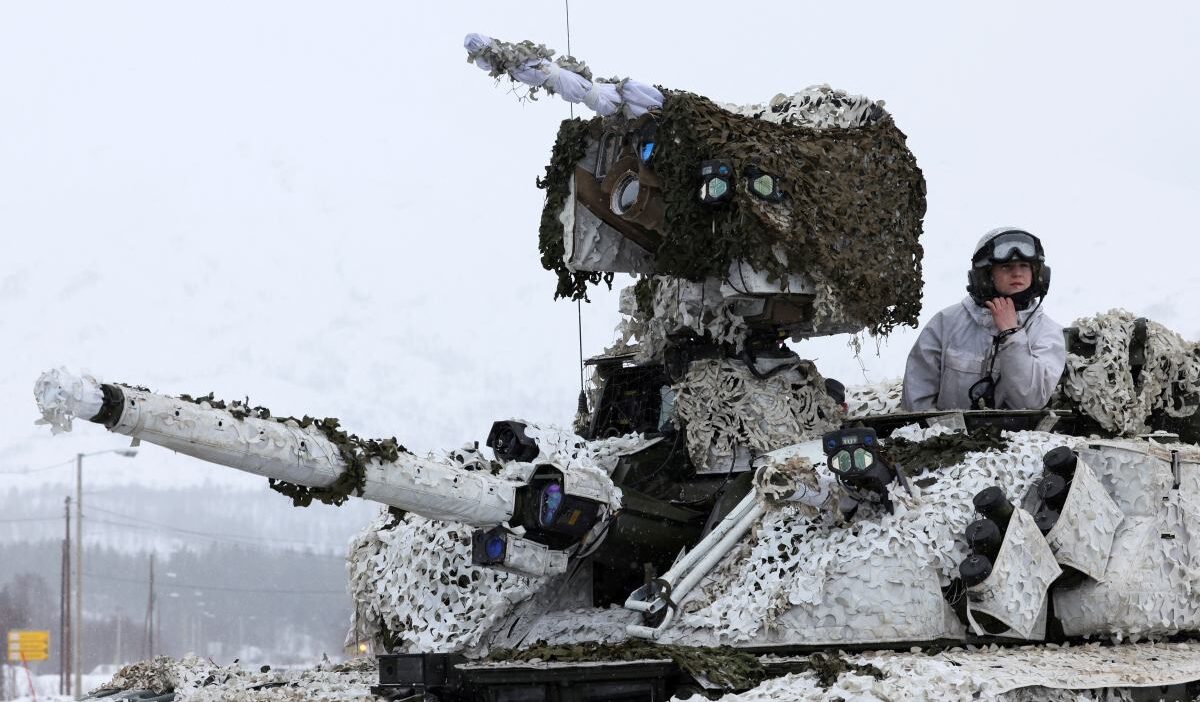 Finlandiya da askeri tatbikatta 37 askerde donma vakasi 37387