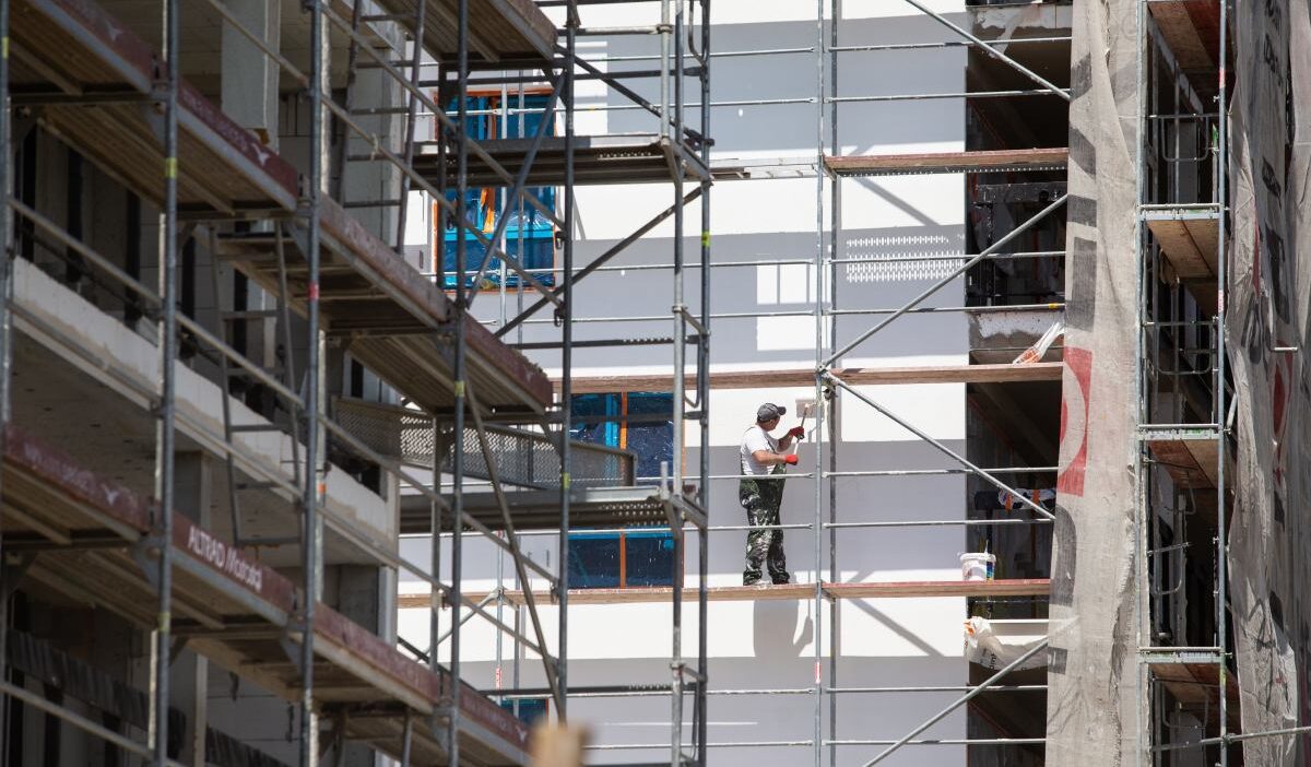 I nsaat calisanlarinin maasini odemeyenlere marangozun i ntikami 40245