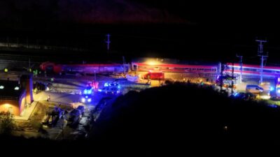 I spanya da tren kazasi en az 39 olu 152 yarali 34602