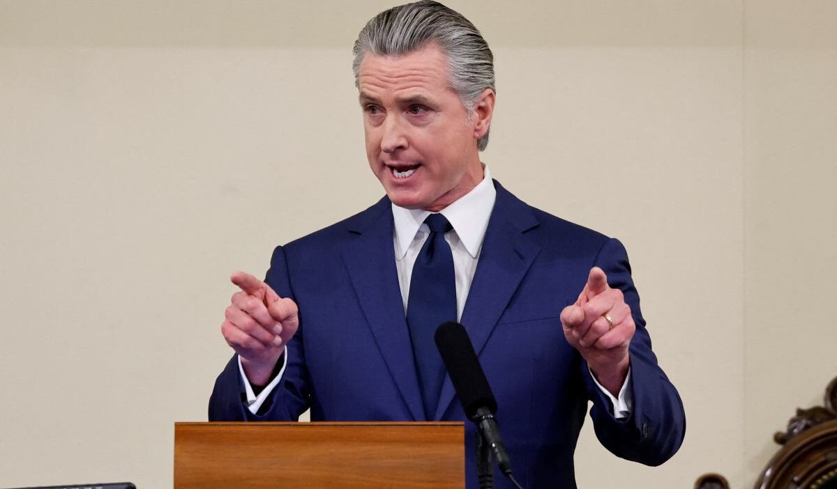 Kaliforniya valisi newsom dan avrupali liderlere cagri uyanma zamani 35373