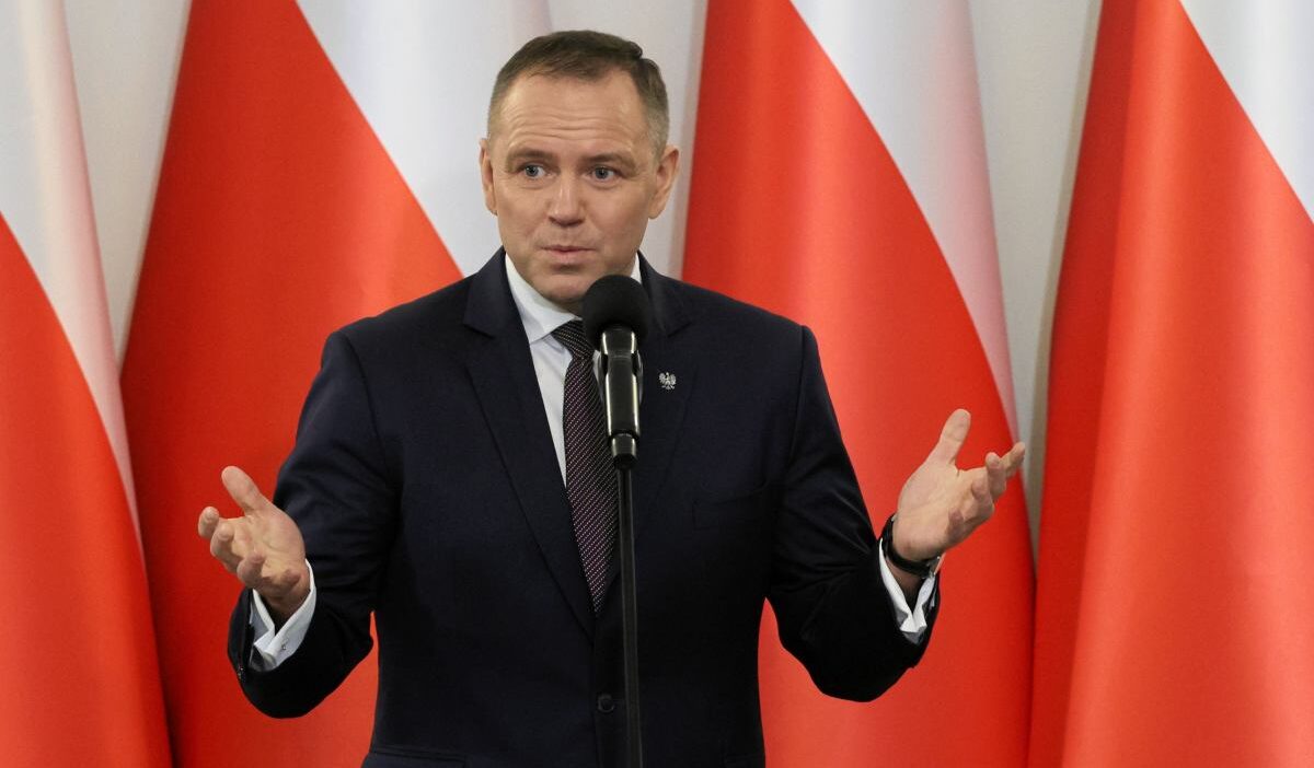 Karol nawrocki'nin başkanlığında i̇lk altı ay: anket onay ve redde yakın 1 Karol nawrocki nin baskanliginda i lk alti ay anket onay ve redde yakin 39577