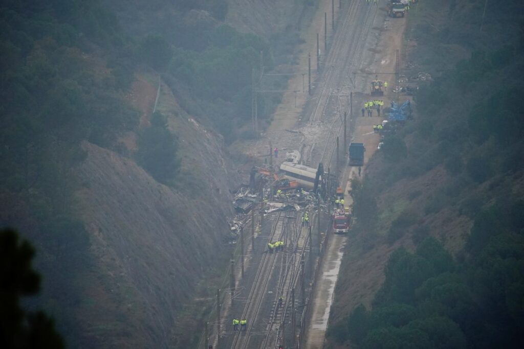 kordoba da tren kazasi 43 olu 100 den fazla yarali 36127
