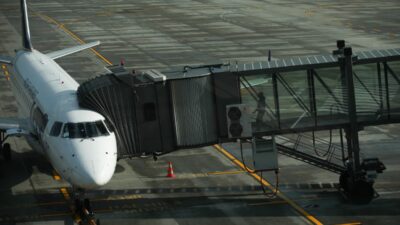 Krak w havaalaninda antisemitik olay 39076