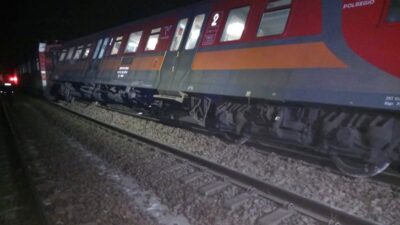 Krak w yakininda tren deragasi soguk hava raylari etkiledi 35613