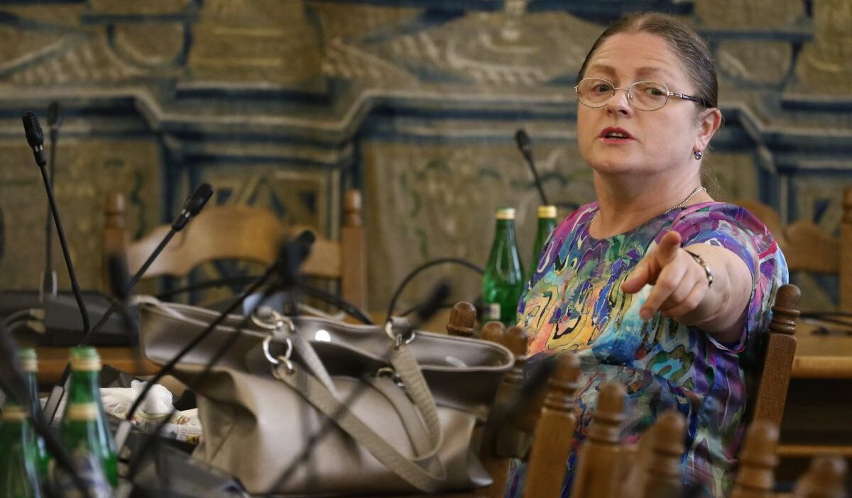 Krystyna pawlowicz: kilisede woşp gönüllülerini çıkardım 1 Krystyna pawlowicz kilisede wosp gonullulerini cikardim 37882