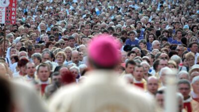 Ks krzysztof kralka papalik cemaati yapilarindan ayrilma kararini bildirdi 38544