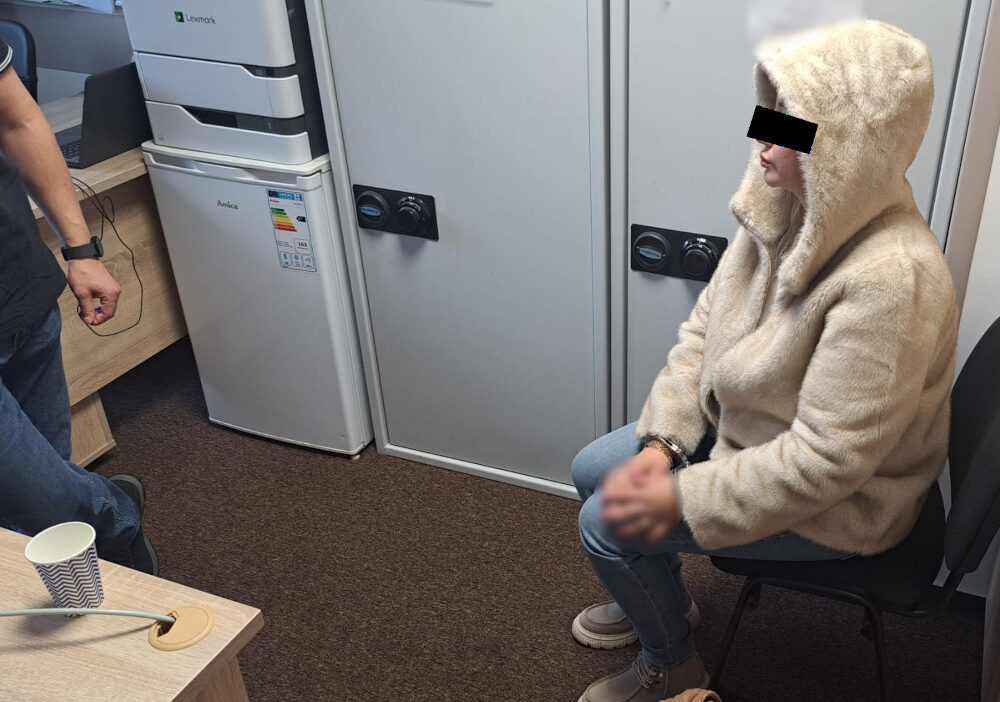 Kurye şirketi çalışanı sistem i̇le 150 bin złoty dolandırdı 1 Kurye sirketi calisani sistem i le 150 bin z oty dolandirdi 36355