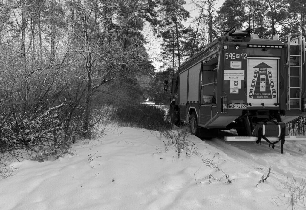 Laskowizna da polis tarafindan donmus erkek cesedi tespiti 37633