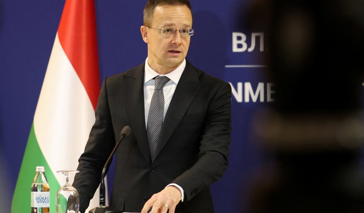 Macar disisleri bakani sikorski ye tepki verdi 33363