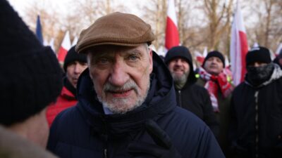 Macierewicz'e parlamento i̇mmünitesi kaldırma talebi 4 Macierewicz e parlamento i mmunitesi kaldirma talebi 38911