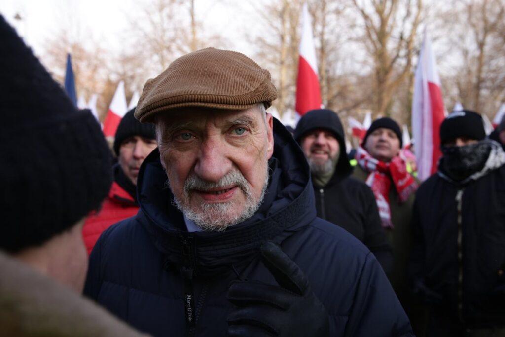 macierewicz in dokunulmazligi kaldirilabilir bassavcilik talebi meclise ulasti 38942