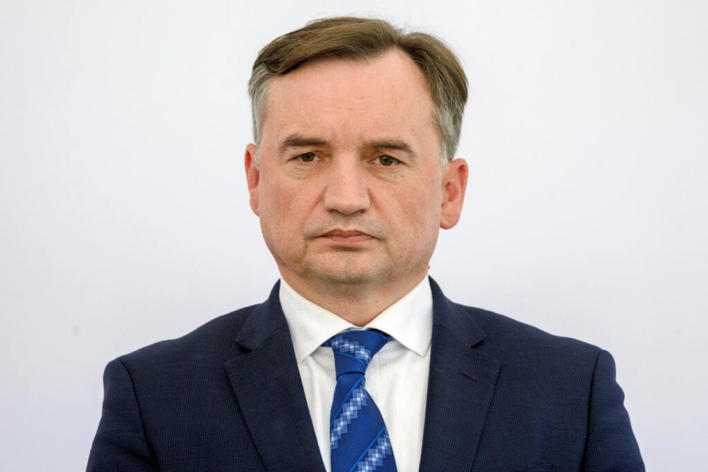 mahkeme zbigniew ziobro nun malvarligini koruma altina aldi 39411