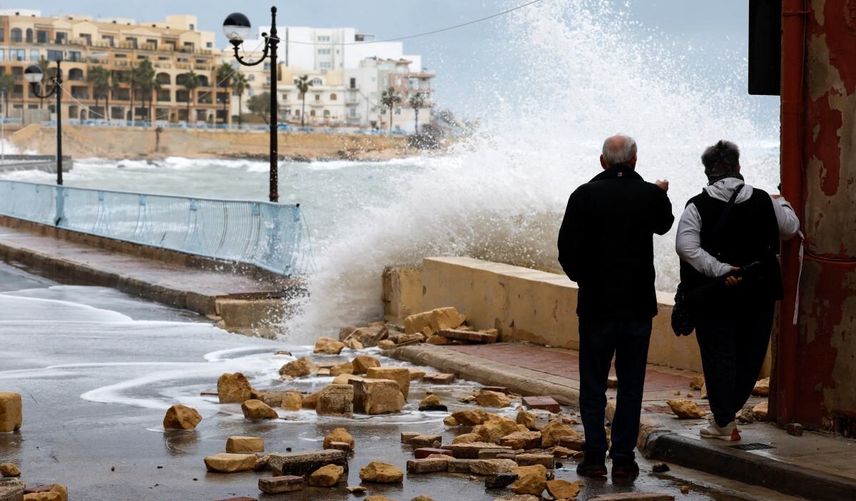 Malta'da turist çocuk fırtınalı suya kapıldı 1 Malta da turist cocuk firtinali suya kapildi 38999