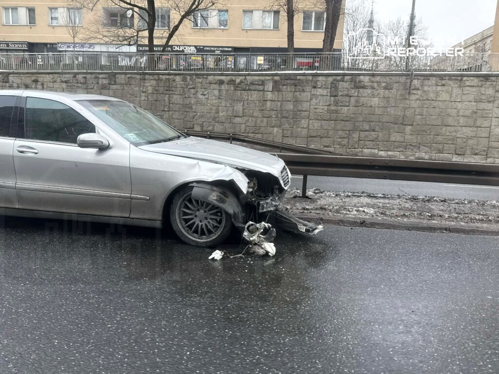 mercedes kazasi surucu carpistiktan kacti 37630