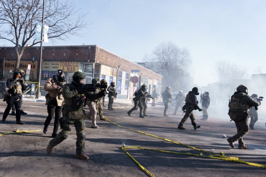 minneapolis te olum sonrasi protestolar ve ulusal muhafizlarin gonderilmesi 37721