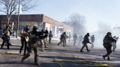 Minneapolis te olum sonrasi protestolar ve ulusal muhafizlarin gonderilmesi 37721