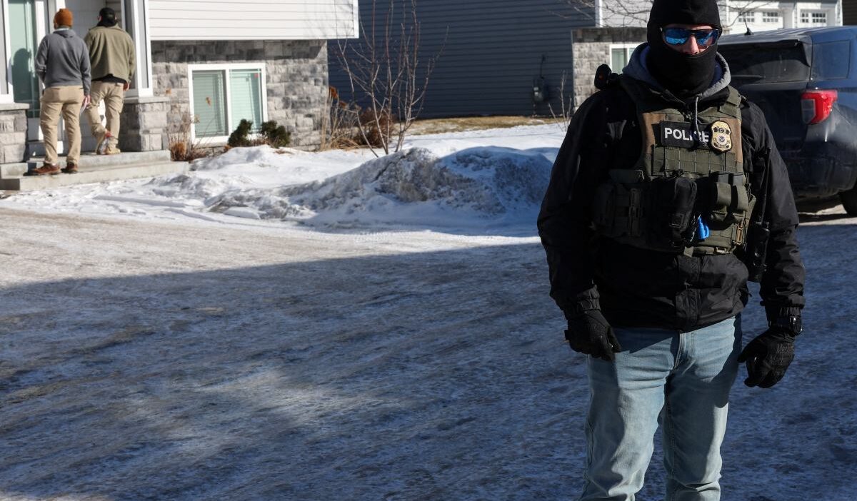 Minnesota da ice de yeni donusum protestocularla gorusme yasak ve suc gecmisi sarti 39829