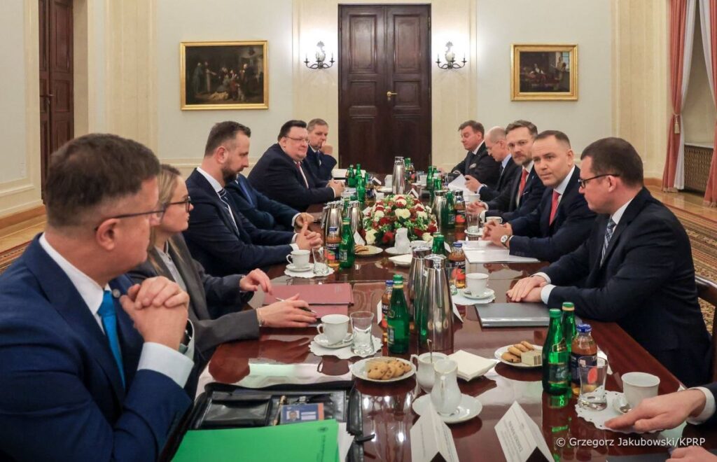 nawrocki ile hukumet temsilcileri guvenlik toplantisi gerceklestirdi 33213