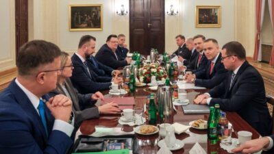 Nawrocki ile hukumet temsilcileri guvenlik toplantisi gerceklestirdi 33213