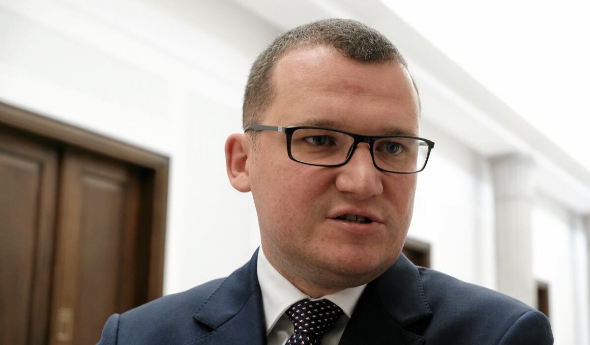 Nawrocki parlamento partileriyle gorusmeyi planliyor 39355