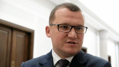 Nawrocki parlamento partileriyle gorusmeyi planliyor 39355