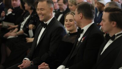 Nawrocki ve sikorski'nin şaşırtıcı fotoğrafları: politik gerilimlerle kontrast 4 Nawrocki ve sikorski nin sasirtici fotograflari politik gerilimlerle kontrast 33445