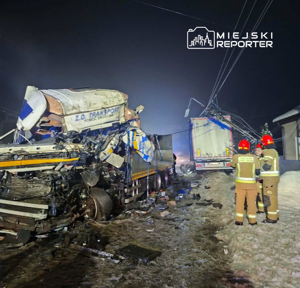 nowodworski de kamyon carpismasi yol kapali i ki surucu hastanede 33401