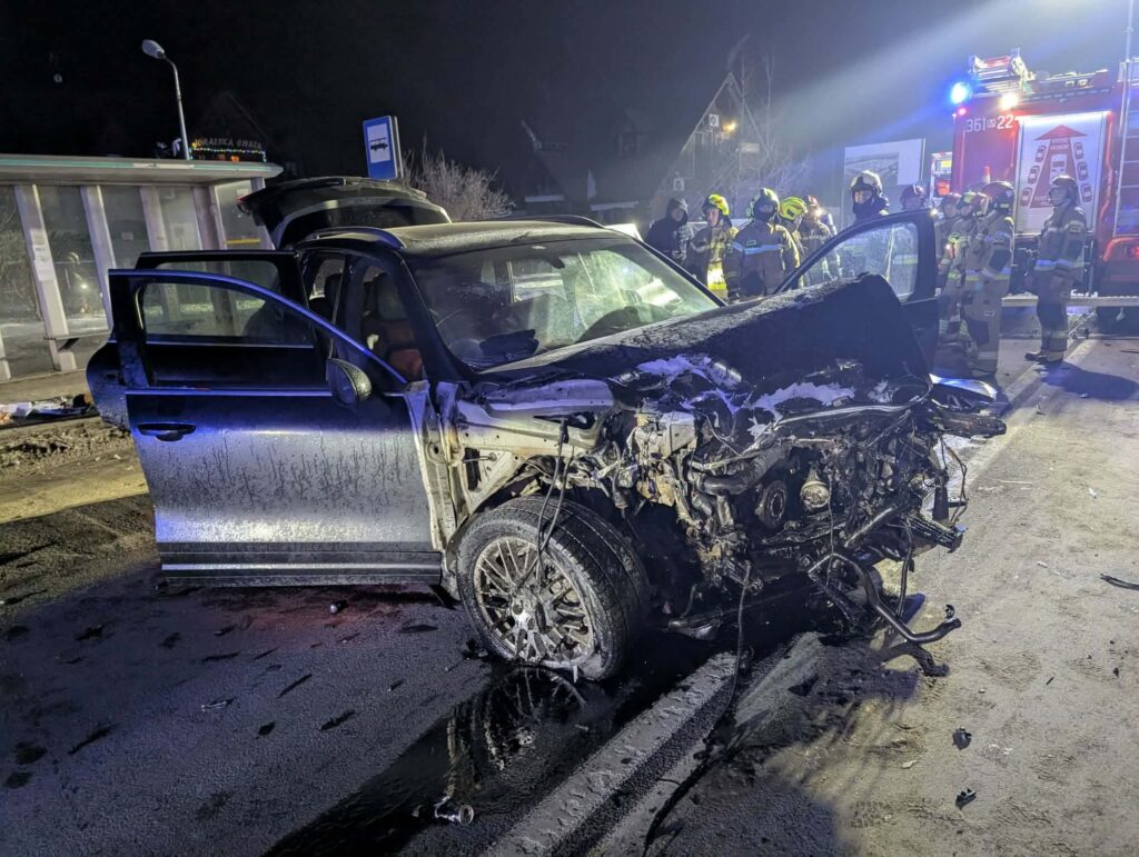 p ock ta olumlu kazasi porsche ile ford carpisti 33 yasindaki surucu hayatini kaybetti 37018