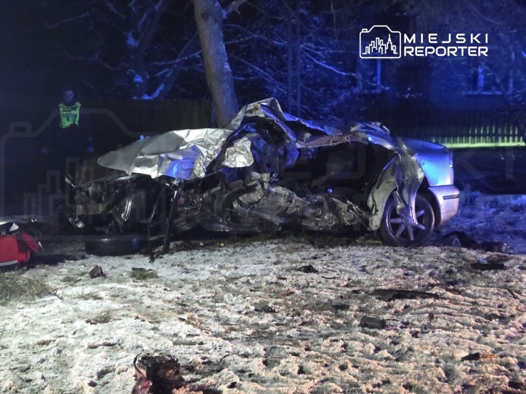 polis uygulamasi sonucu meydana gelen kaza yrard w da 21 yasindaki surucu kacis aninda oldu 39707