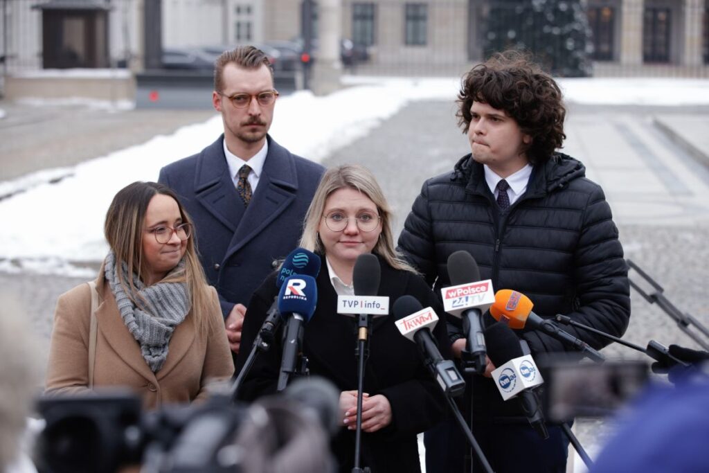 polonya cumhurbaskani nawrocki nin gorusmesinde cok sayida parti katildi 39746