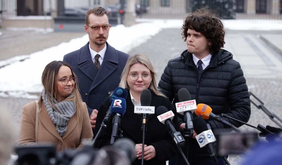 Polonya cumhurbaşkanı nawrocki'nin görüşmesinde çok sayıda parti katıldı 1 Polonya cumhurbaskani nawrocki nin gorusmesinde cok sayida parti katildi 39746