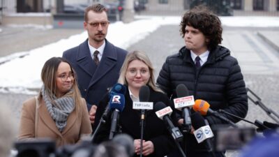 Polonya cumhurbaskani nawrocki nin gorusmesinde cok sayida parti katildi 39746