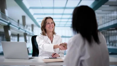 Polonya da 2025 ten itibaren ise alimda cinsiyet notralitesi zorunlu 40672