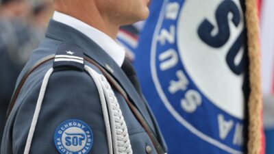 Polonya da devlet koruma servisi komutani gorevden alindi 35179