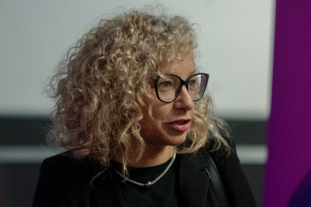 polonya da medeni birliktelik tasarisi meclis te bakan kotula cumhurbaskani ekibinin tutarsizligini elestirdi 40552