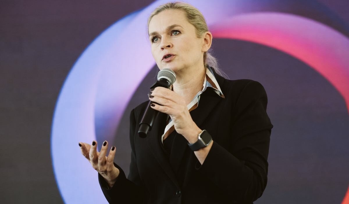 Polonya da okullara kiyafet normlari geliyor 35252