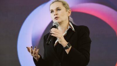 Polonya da okullara kiyafet normlari geliyor 35252