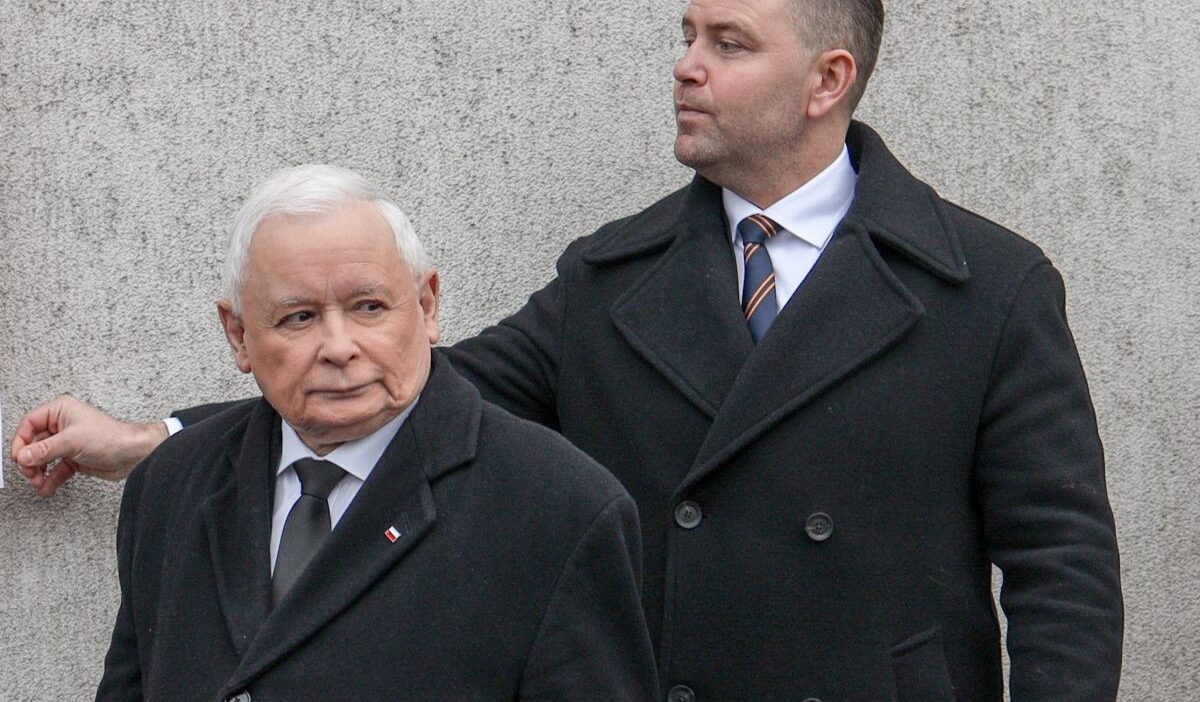 Polonya da sag lider anketi ve cumhurbaskani toplantisi 33181