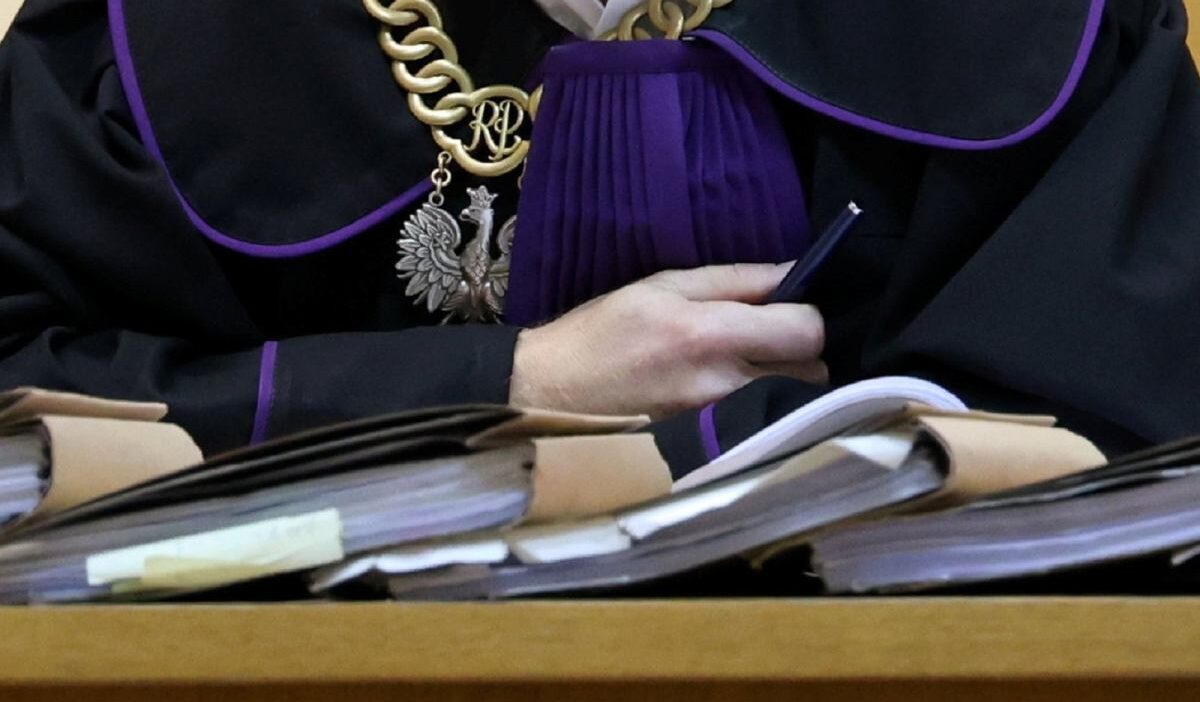 Polonya da tarihleri silinen bosanma davasi 35238