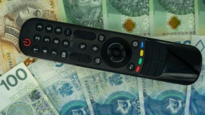 Polonya da televizyon abonman ucretleri artiyor yeni tarifeler ve muafiyet kosullari 36883