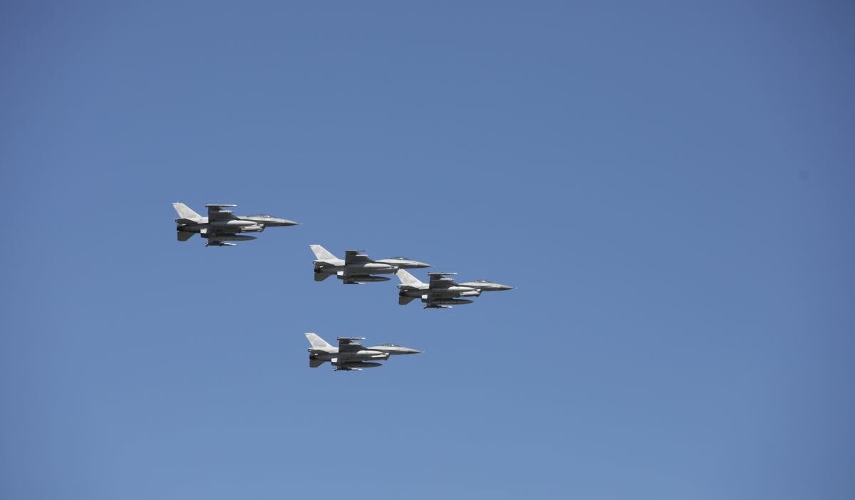 Polonya hava sahasinda belarus menseli nesneler operasyon komutanligi hibrit tehdit uyarisinda bulundu 40763