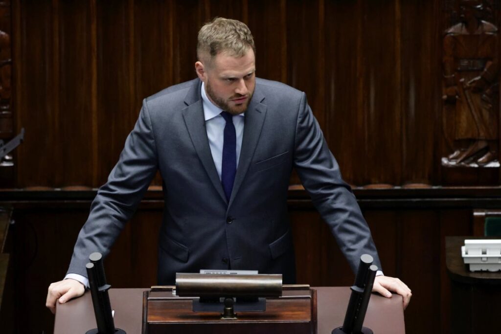 polsat news ta siyasi catisma eski duda danismani hukumeti asi davasi uzerine sert elestirdi 38893