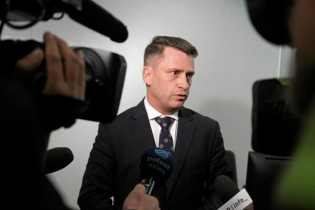 polski 2050 de i c catisma baskan yardimcisi gorevden alindi 37348