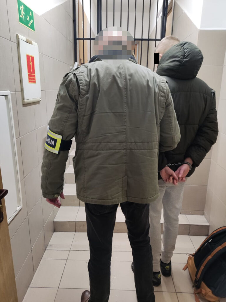 pow zkowska caddesi nde magaza muduru darp edildi 35185