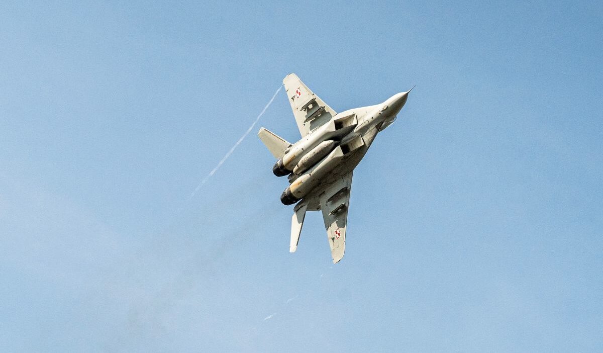 Rusya, baltık'taki askeri uçaklarını görüntüledi 1 Rusya baltik taki askeri ucaklarini goruntuledi 37166