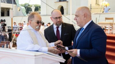 Rydzik e sunulan kilicin gercek yasi ve mensei hakkinda sorusturma devam ediyor 39429