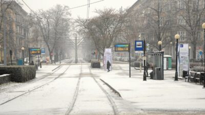 Secin de tramvaylar hizmet vermiyor demiryolu ulasiminda aksamalar devam ediyor 38786